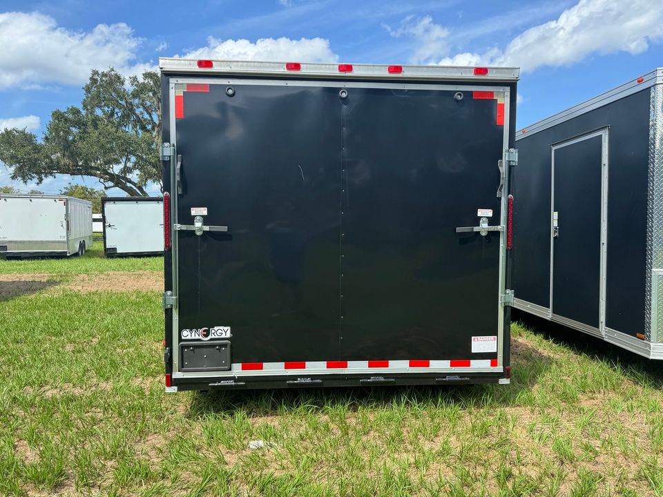 8.5X28TA ENCOLED TRAILER / CAR HAULER 84'' 0215l