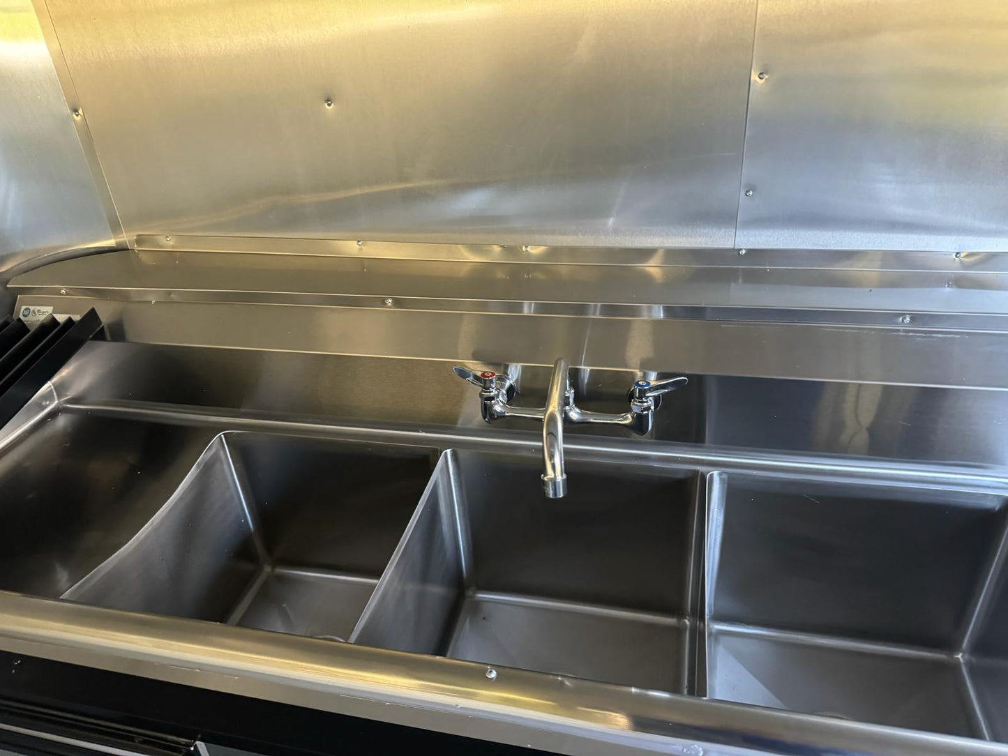 2024 8.5x20TA FOOD CONCESSION TRAILER 84'' 4211