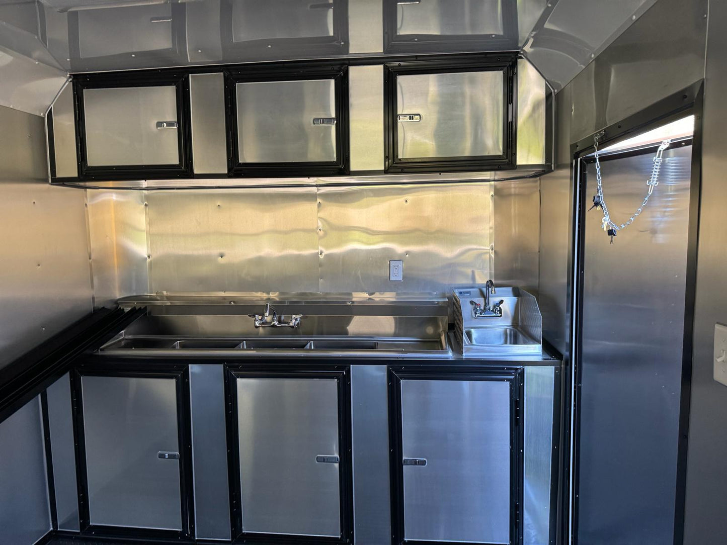 2024 8.5x20TA FOOD CONCESSION TRAILER 84'' 4211
