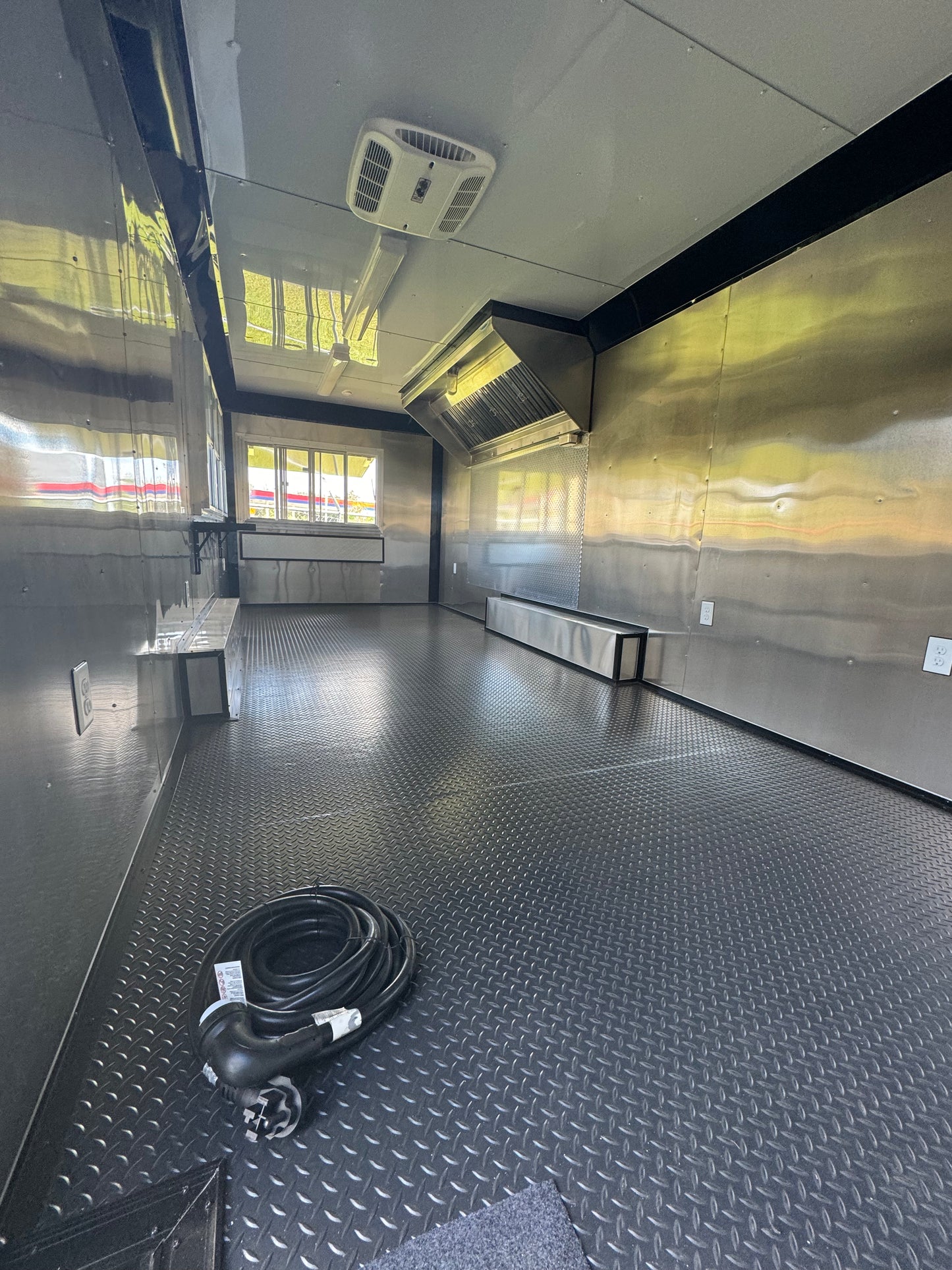 8.5X24TA FOOD CONCESSION TRAILER 90'' TRAILER #5808L