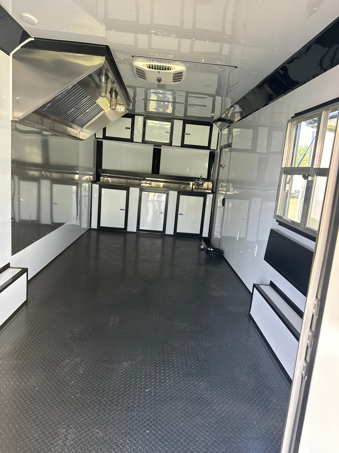 CONCESSION FOOD TRAILER 8.5X28TA 6603L